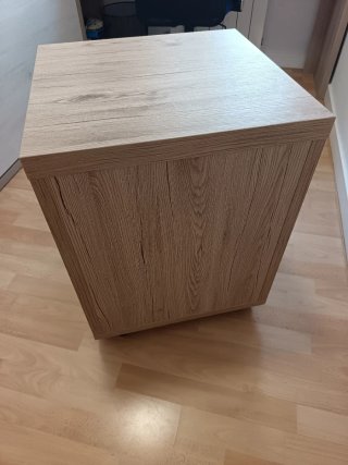 Cajonera de madera con llave