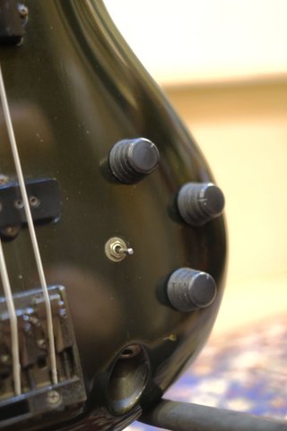 Bajo Ibanez SDGR SR1000E