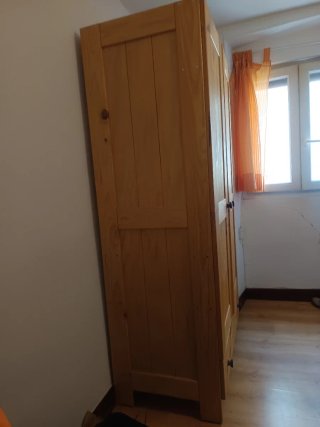 Armario de madera maciza Lufe
