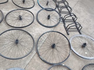 Lote de material de ciclismo.