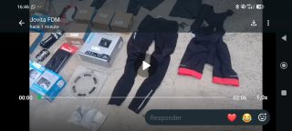 Lote de material de ciclismo.