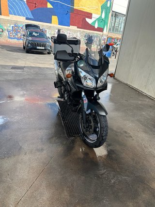 Suzuki V-Strom 650 DL Adventure Touring