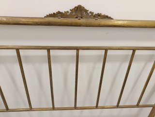 Cabecero de forja dorado