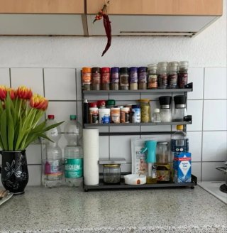 Estantería de cocina metálica