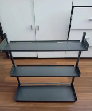 Estantería de cocina metálica