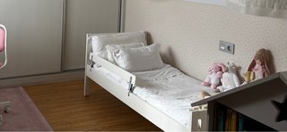 Cama infantil con colchón