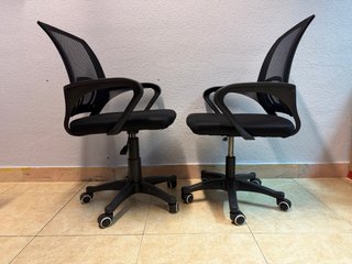 2 Sillas de Oficina/Escritorio Negras