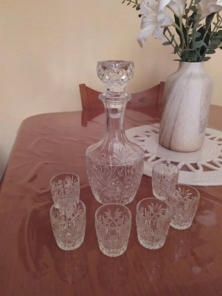 Juego Licorera y Vasos Cristal Tallado