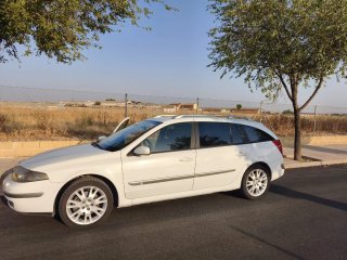 Renault Laguna Grand Tour 1.9 dCi 120cv Dinamique