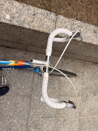 Bicicleta de carretera Orbea azul