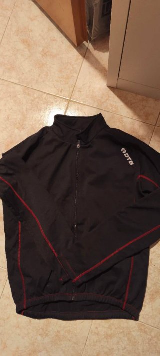 Bicicleta Orbea Sport Negra Regalo toda esta ropa.