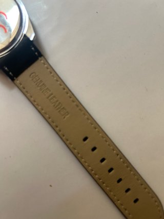 Reloj Skyline Negro y Plateado