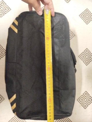 Mochila Wonderful Negra y Dorada