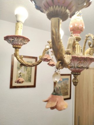Lámpara de techo porcelana rosa y oro