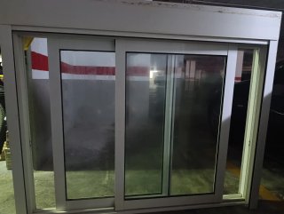 Ventana corredera aluminio con persiana