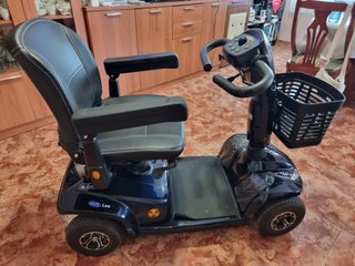 Silla de ruedas eléctrica Invacare Leo