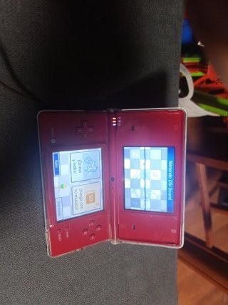 Nintendo DSi Roja