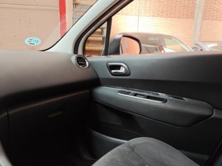 Peugeot 5008 2015
