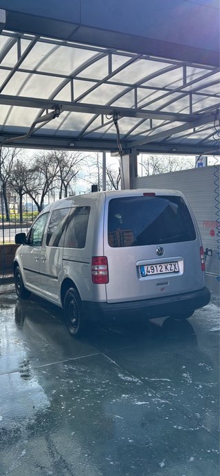 Volkswagen Caddy 2011