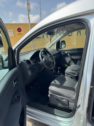 Volkswagen Caddy 2011