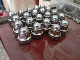 Tuercas Rueda Mitsubishi Montero V60.