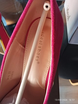 Zapatos Fucsia con tacón Dorado talla 38