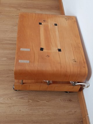 Mesa auxiliar/Revistero IKEA madera y metal
