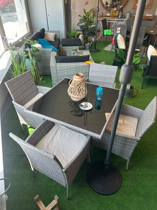 Conjunto de Jardín Mesa y 4 Sillas Nuevo