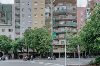 Piso en venta en El Camp de l'Arpa del Clot en Barcelona