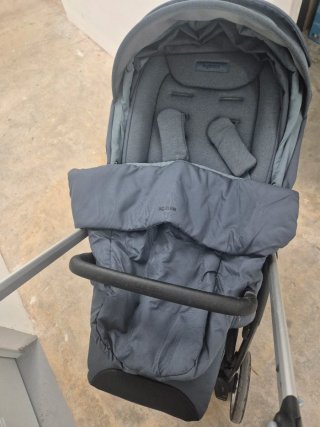 Carrito de bebé azul inglesina