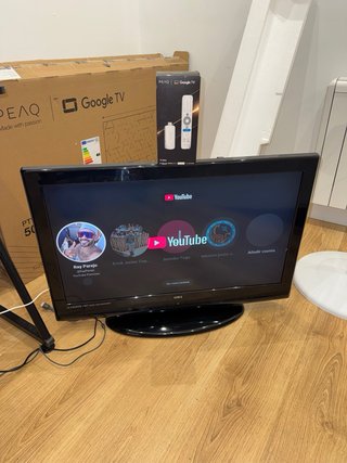 TV OKI 32 con mando inteligente