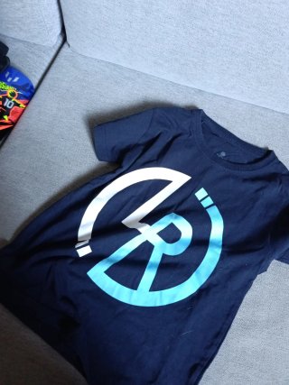 Camiseta niño negra con diseño
