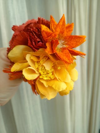 Conjunto Flamenca Niña: Peine y Pendientes Naranja