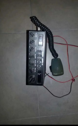 Emisora CB Jopix 60 con micrófono