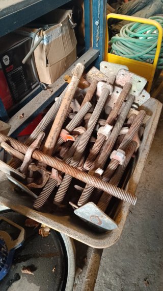 Husillo regulable 0,7m para andamios