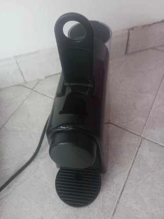 Cafetera Nespresso Essenza Mini Negra