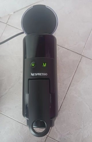 Cafetera Nespresso Essenza Mini Negra