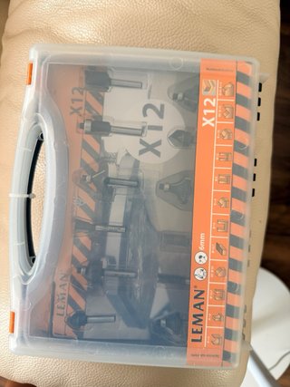 NUEVA Makita RT0700C Fresadora/Recortados