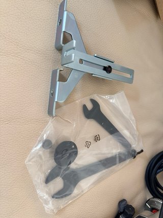 NUEVA Makita RT0700C Fresadora/Recortados
