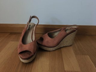 Sandalias cuña BENINI beige/rosa talla 37