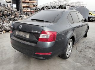 1873611 skoda colector admisión 06k133201 octavia