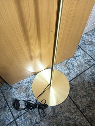 Lámpara de Pie ie Metal dorado Nueva