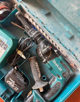 Taladro percutor Makita