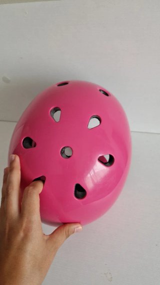 Casco rosa para niña
