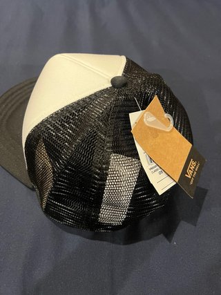 Gorra Vans Trucker Blanca y Negra