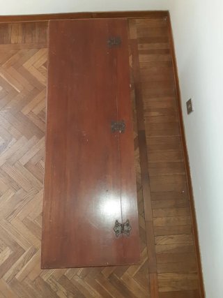 Cassapanca in legno massello intagliata