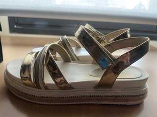 Sandalias Tommy Hilfiger Doradas y Blancas