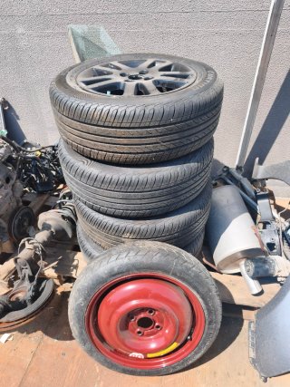 Llantas con neumáticos Honda