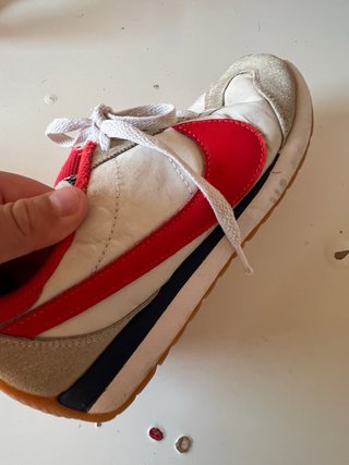 Nike Internationalist Beige y Rojo talla 36.5