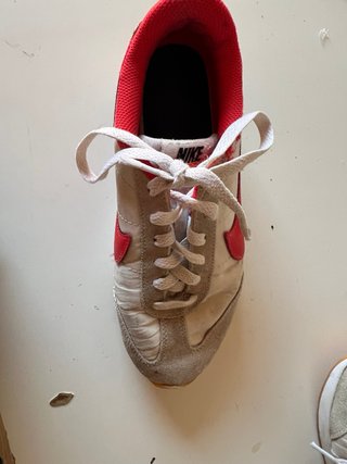 Nike Internationalist Beige y Rojo talla 36.5
